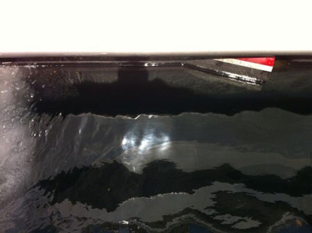Observed: Streaks on hull, very dirty, oil and particulate floating on water next to exhaust with clean-exhaust off